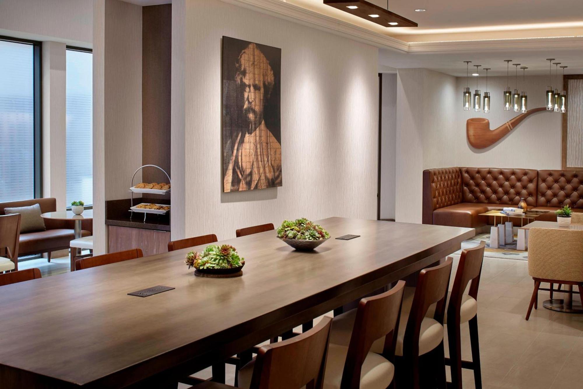 Marriott Hartford/Windsor Airport Hotel Екстериор снимка