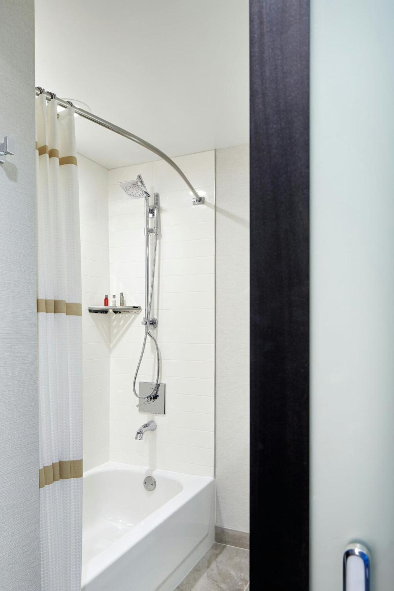Marriott Hartford/Windsor Airport Hotel Екстериор снимка